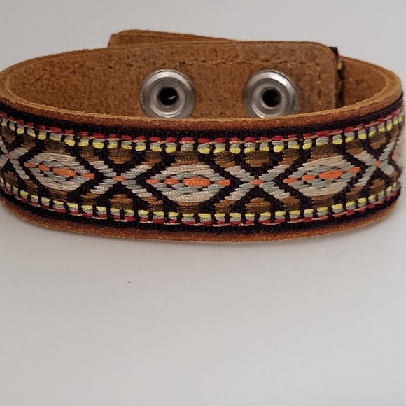 Aztec Embroidered Leather Cuff Bracelet 7and 8" x 7/8" - Picture 1 of 7